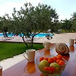 아파트 Family Friendly With A Swimming Pool Kastel Stafilic, - 12627 Kaštela