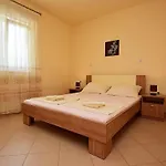 Family Friendly With A Swimming Pool Kastel Stafilic, - 12627 아파트 *
