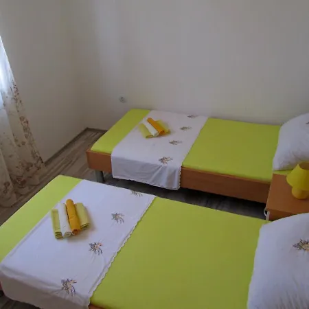 Family Friendly With A Swimming Pool Kastel Stafilic, - 12627 아파트 Kaštela